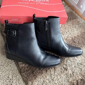 Easy Spirit Black Georgia Booties Sz 7M Zipper Side Comfy And Stylish